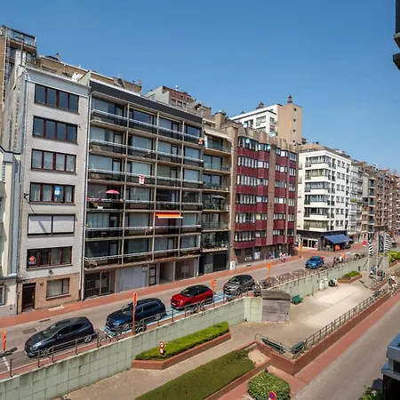 Centrally Located Maris By Interhome *