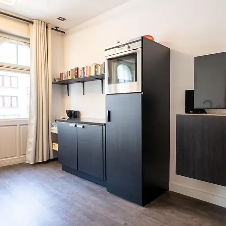 Centrally Located Maris By Interhome