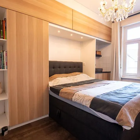 Centrally Located Maris By Interhome *