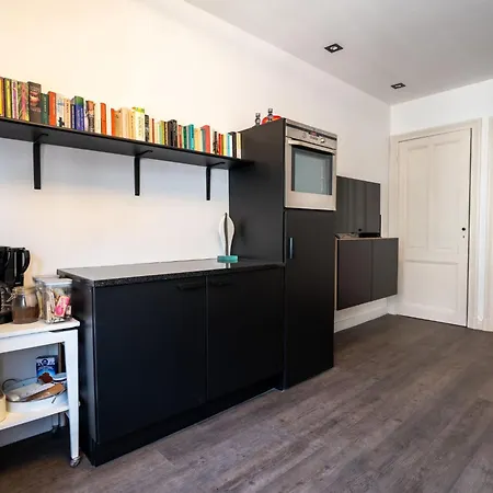 Centrally Located Maris By Interhome *