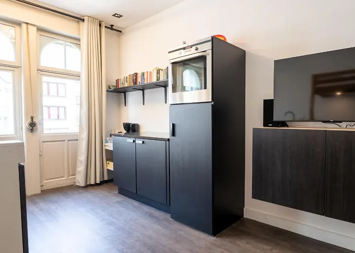 Centrally Located Maris By Interhome