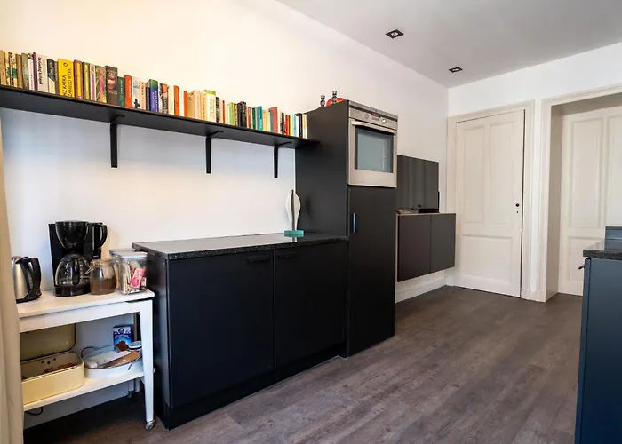 Centrally Located Maris By Interhome *